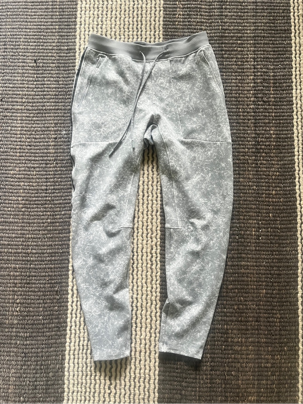 Lululemon Textured Tech Pant - size M